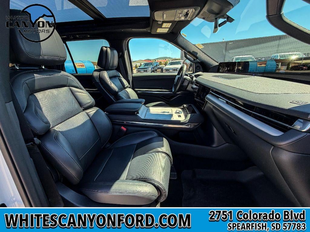 2027 Lincoln Navigator L Reserve