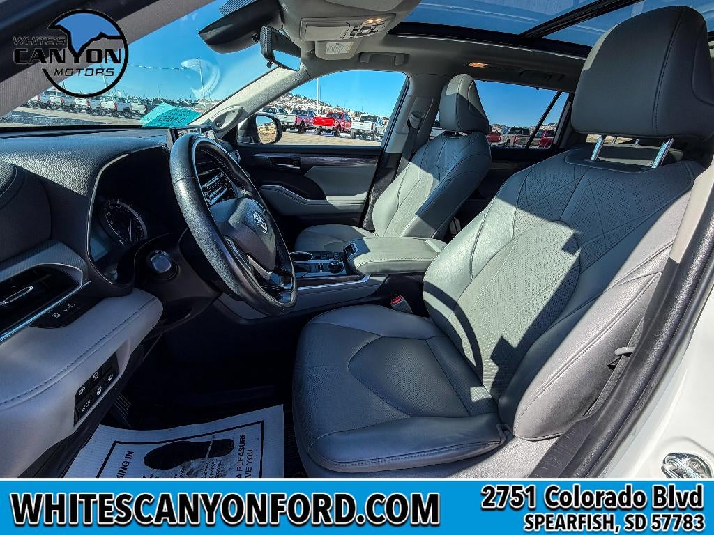 2022 Toyota Highlander Platinum