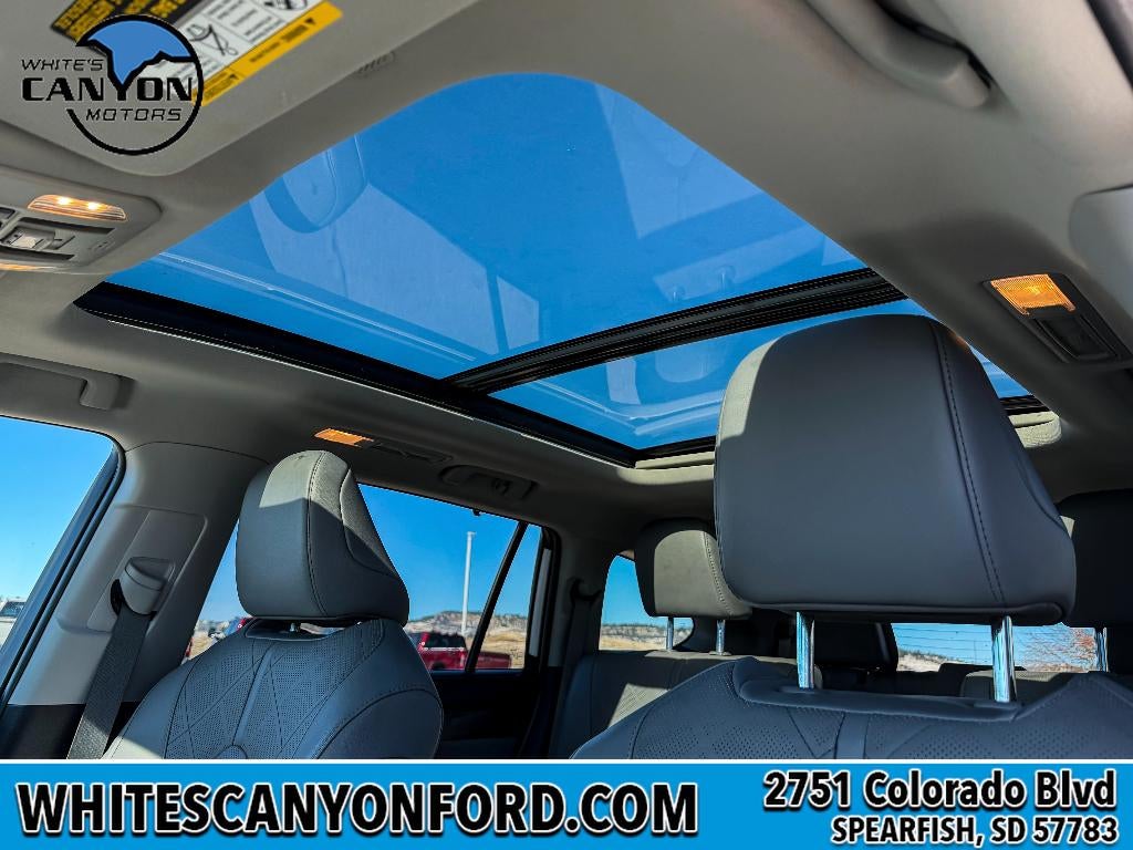 2022 Toyota Highlander Platinum