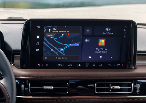 The 13.2-inch LCD touchscreen is showcased. | White's Canyon Motors - Lincoln in Spearfish SD