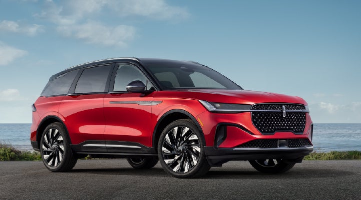 A 2025 Lincoln Nautilus® Reserve model is shown with the stylish available Jet Appearance Package. | White's Canyon Motors - Lincoln in Spearfish SD