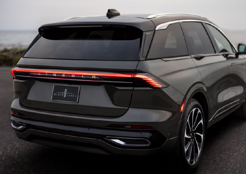 The rear of a 2025 Lincoln Black Label Nautilus® SUV displays full LED rear lighting. | White's Canyon Motors - Lincoln in Spearfish SD