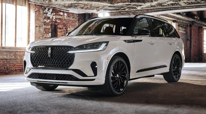 A 2026 Lincoln Aviator® SUV is shown with the available Jet Appearance Package. | White's Canyon Motors - Lincoln in Spearfish SD