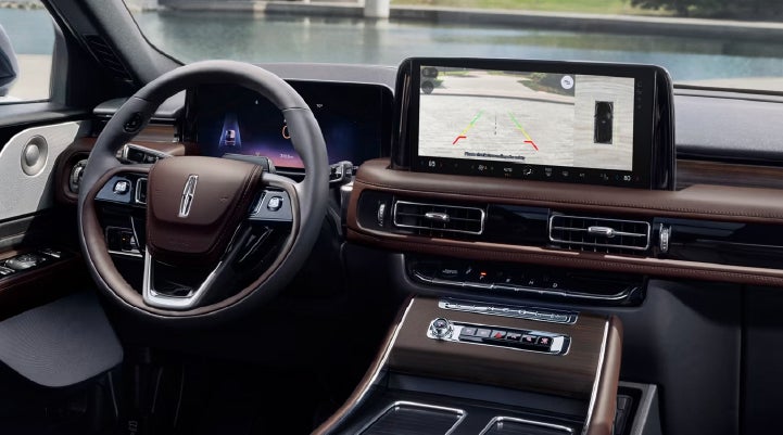 The backup camera of the 2027 Lincoln Aviator® SUV is displayed on screen. | White's Canyon Motors - Lincoln in Spearfish SD